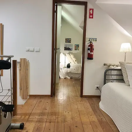 Casa Escadinhas * Эрисейра